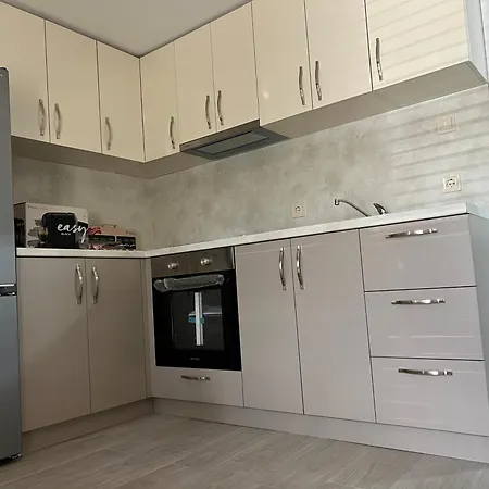 камелия بوموري